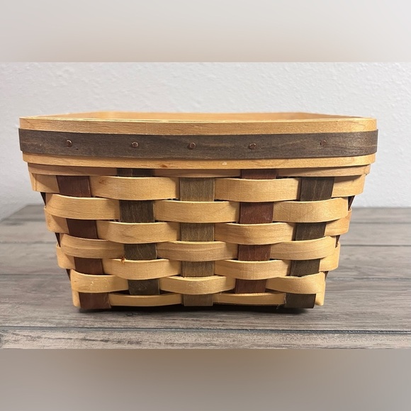 Longaberger 2007 Berry Basket with liner & Protector - Picture 7 of 7